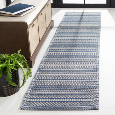Safavieh Martha Stewart 2'-0" x 8'-0" Rug in Navy / Light Grey