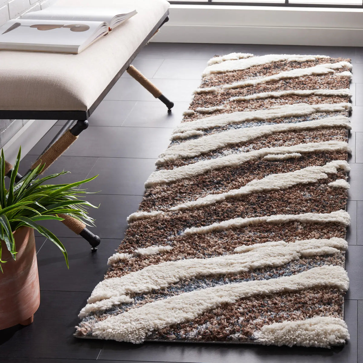 Safavieh Hi-Lo Shag 2'-2" x 8'-0" Rug in Brown / Beige Blue