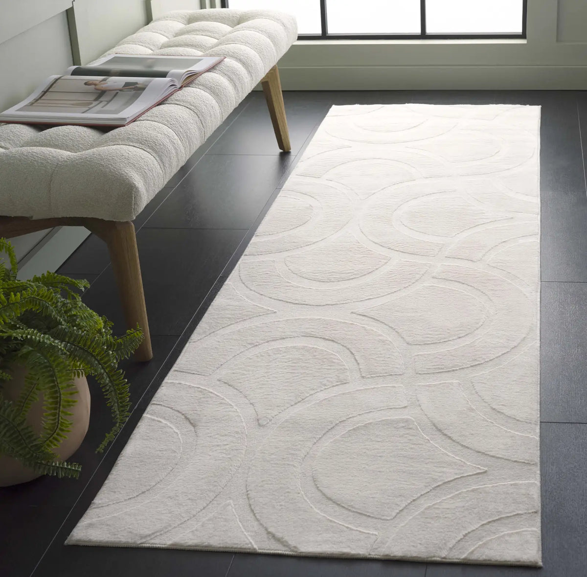 Safavieh Faux Rabbit Fur  800 2'-6" x 8'-0" Rug in Ivory