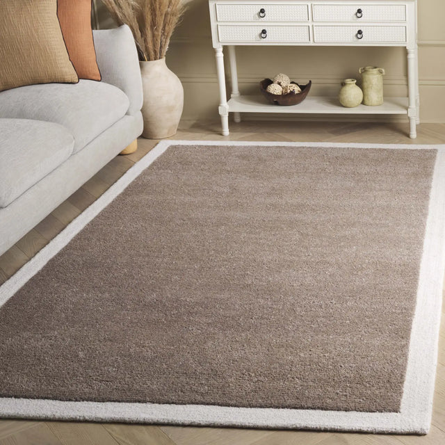 Safavieh Metro 4'-0" x 6'-0" Rug in Dark Beig / Ivory