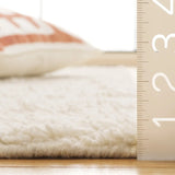 Safavieh Vermont 4'-0" x 6'-0" Rug in Ivory