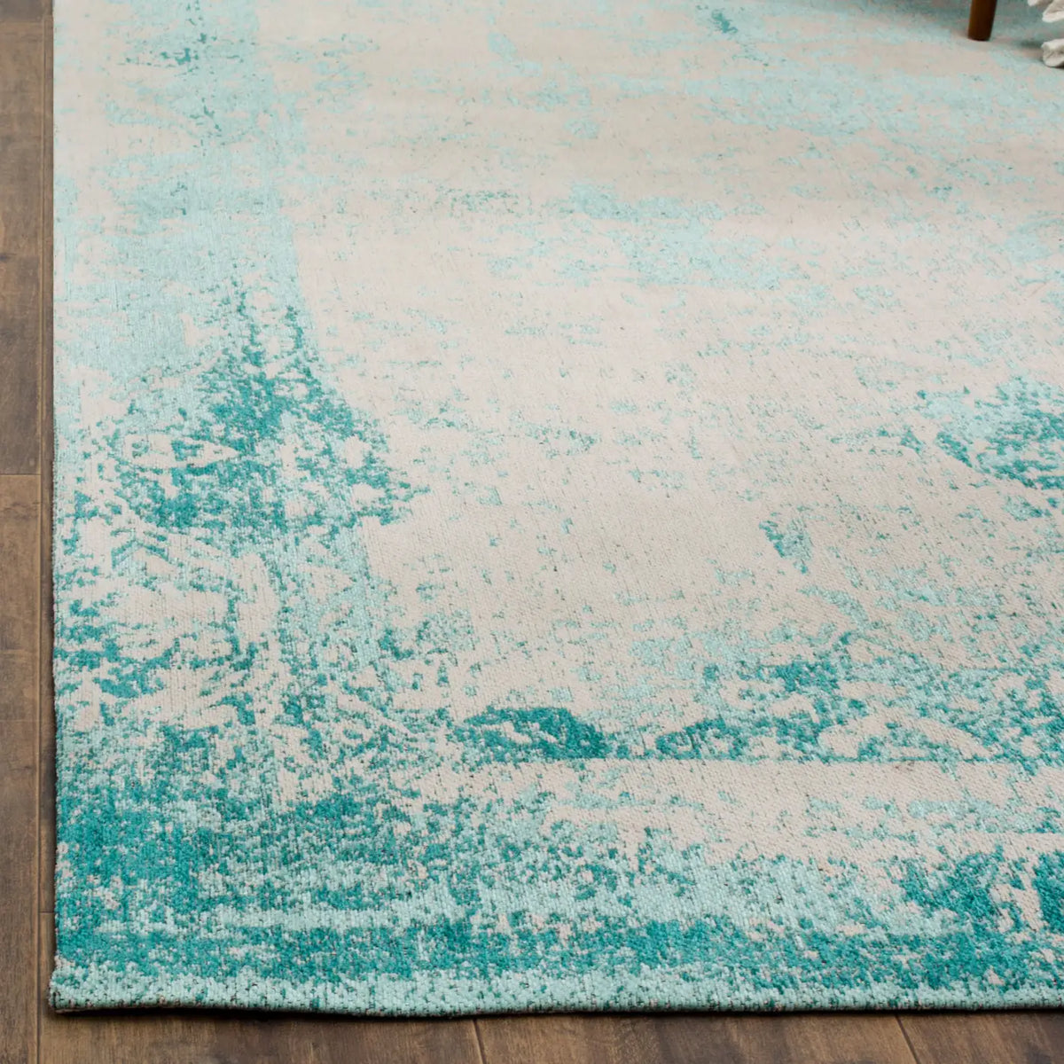 Safavieh Classic Vintage 5'-0" x 8'-0" Rug in Turquoise