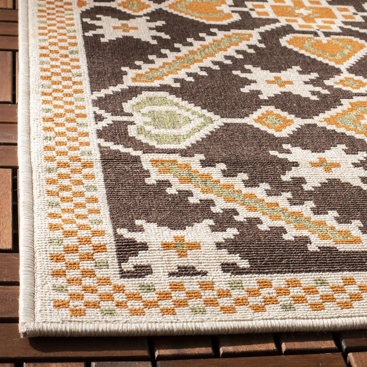 Safavieh Veranda 4'-0" x 5'-7" Rug in Chocolate / Terracotta
