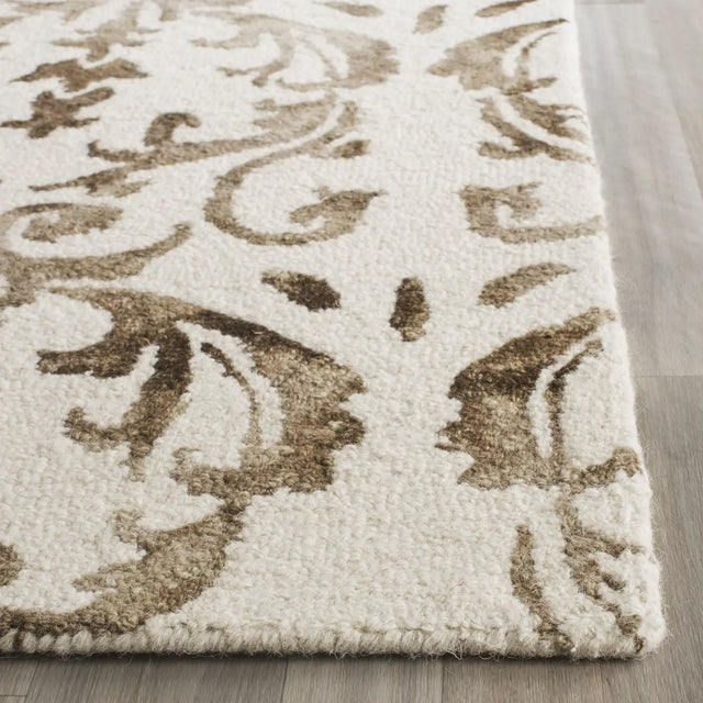 Safavieh Dip Dye 2'-3" x 8'-0" Rug in Ivory / Chocolate