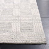 Safavieh Ebony 4'-0" x 6'-0" Rug in Light Grey / Ivory