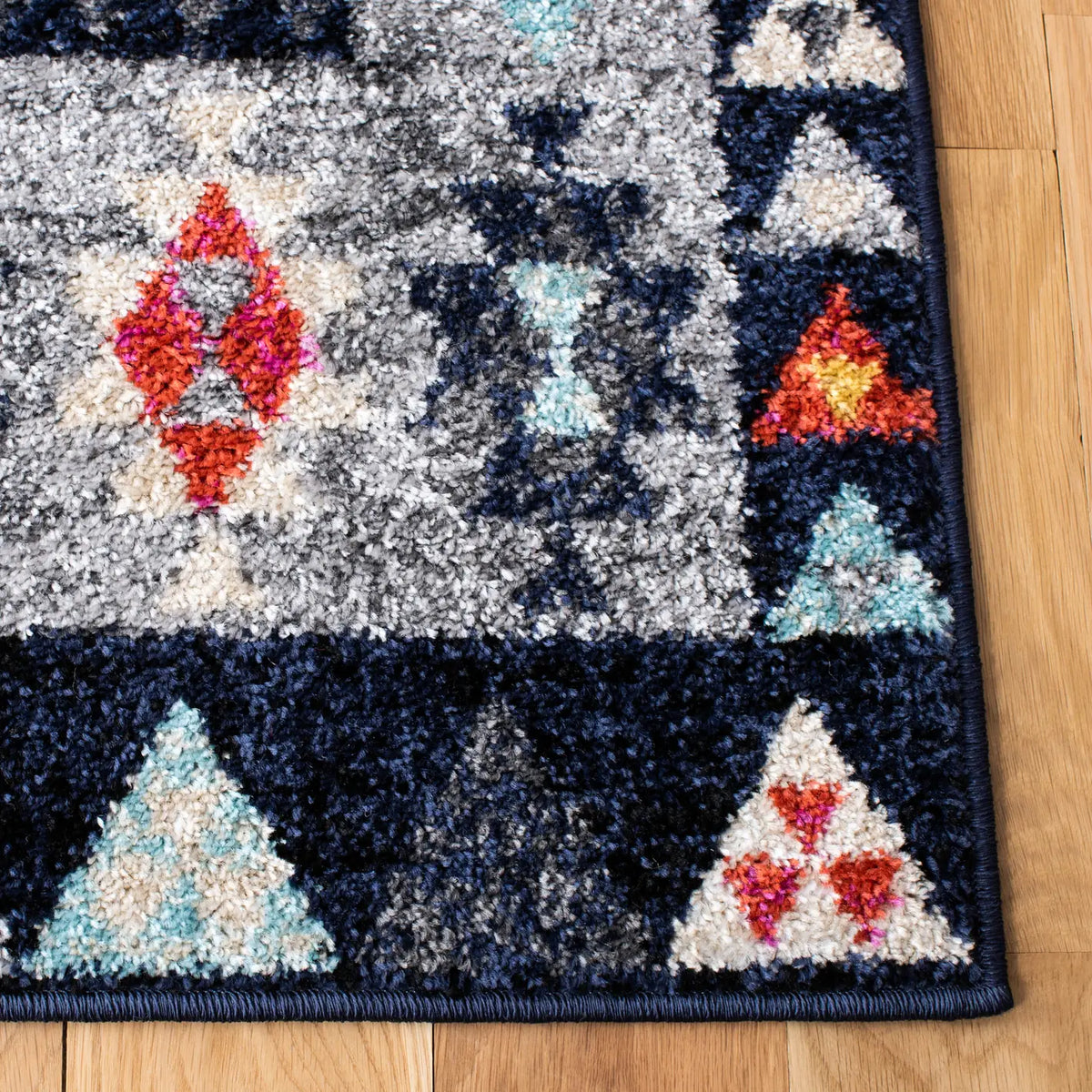 Safavieh Adirondack 4'-0" x 6'-0" Rug in Ivory / Grey