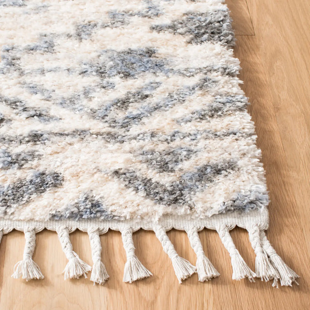 Safavieh Berber Fringe Shag 4'-0" x 6'-0" Rug in Cream / Navy