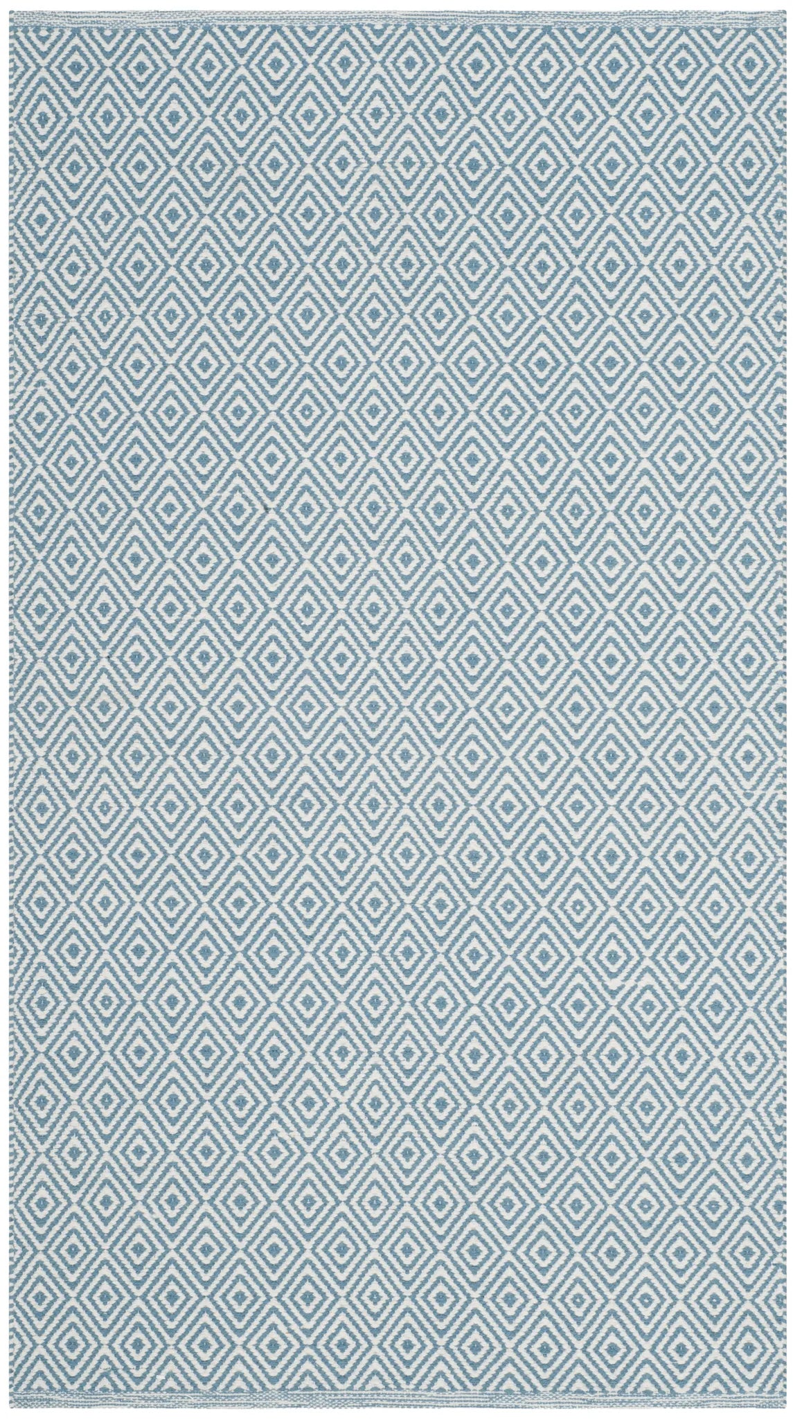 Safavieh Montauk 2'-6" x 4'-0" Rug in Ivory / Light Blue