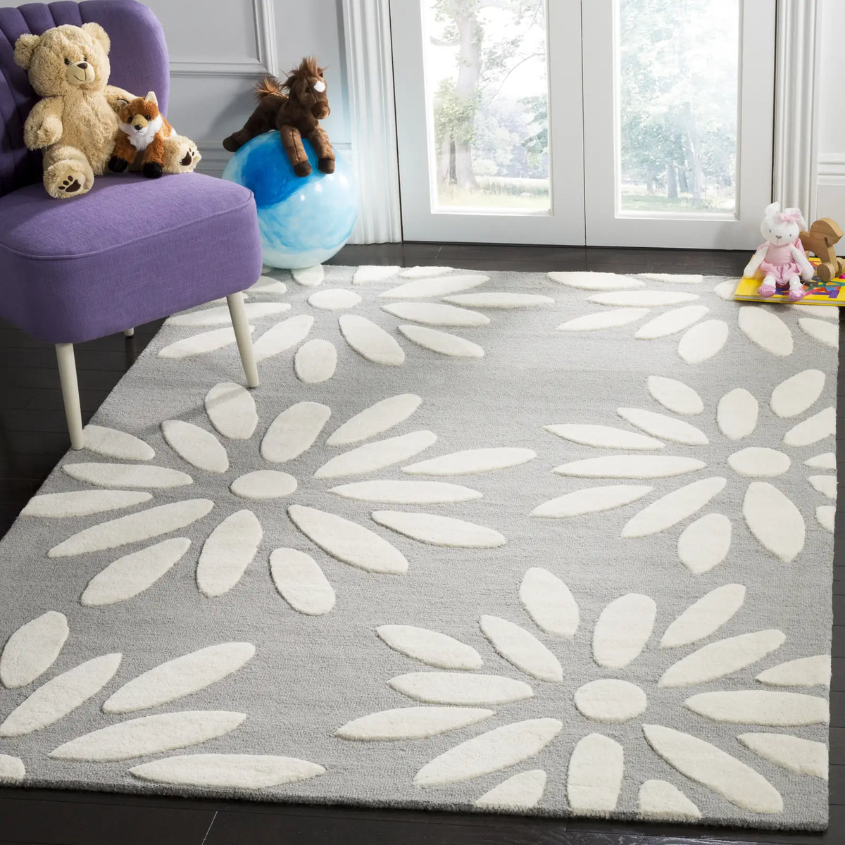 Safavieh Safavieh Kids 5'-0" x 7'-0" Rug in Grey / Ivory