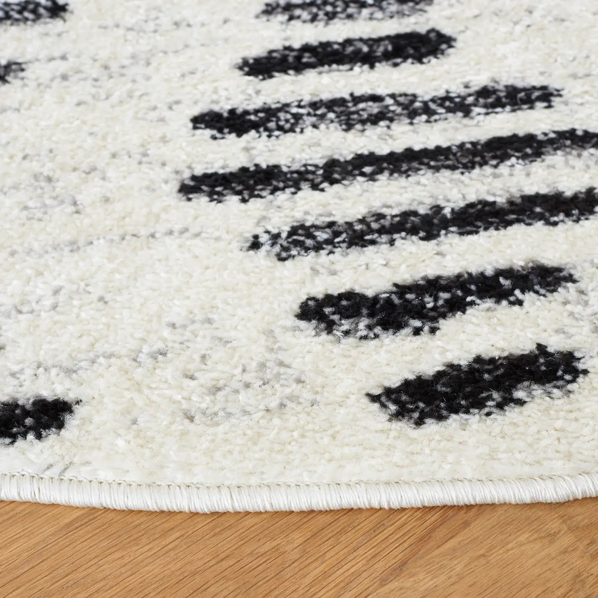 Safavieh Tulum 10'-0" x 10'-0" Rug in Ivory / Black