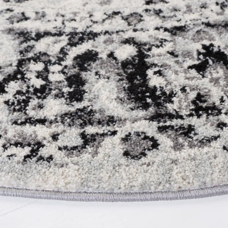 Safavieh Tulum 6'-7" x 6'-7" Rug in Ivory / Black