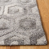 Safavieh Abstract 4'-0" x 6'-0" Rug in Grey / Beige