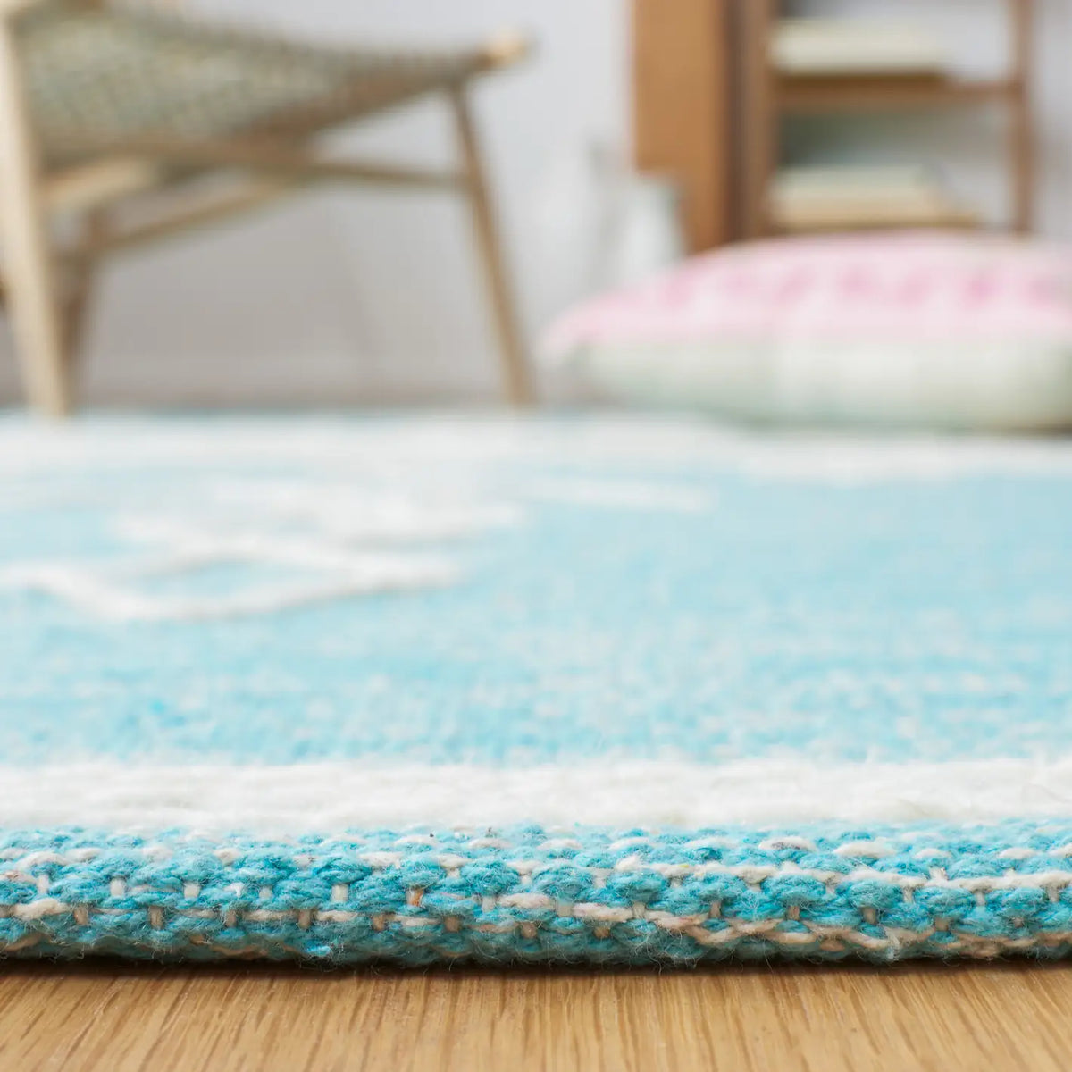 Safavieh Kilim 4'-0" x 6'-0" Rug in Teal / Ivory