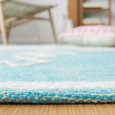Safavieh Kilim 4'-0" x 6'-0" Rug in Teal / Ivory