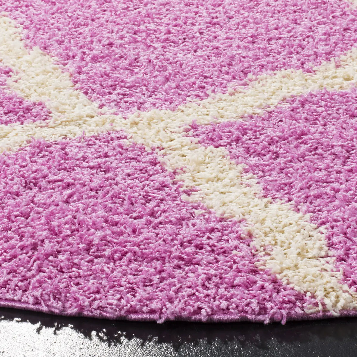Safavieh Sgd-Dallas Shag 6'-0" x 6'-0" Rug in Pink / Ivory