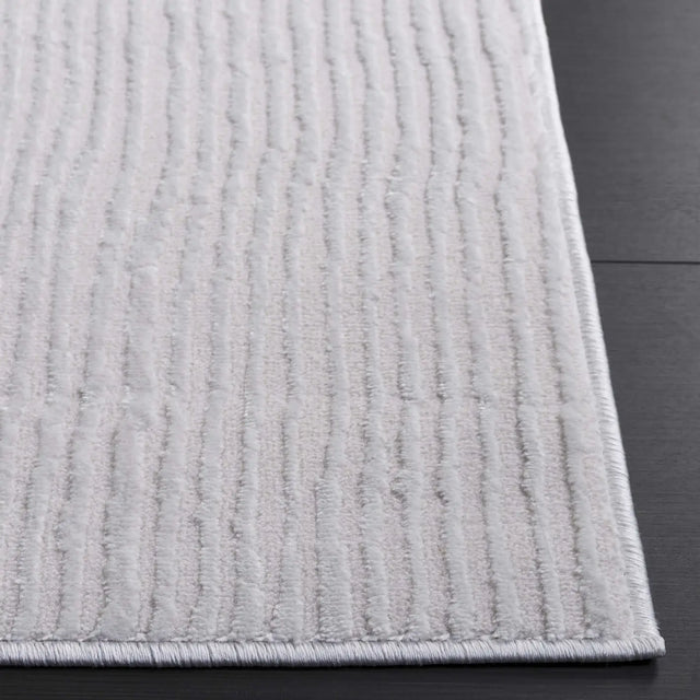 Safavieh Saylor 100 4'-0" x 6'-0" Rug in Ivory