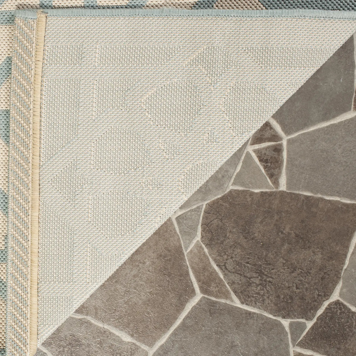 Safavieh Martha Stewart 4'-0" x 5'-7" Rug in Sunken Pool