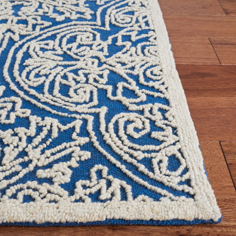 Safavieh Trace 4'-0" x 6'-0" Rug in Blue / Ivory