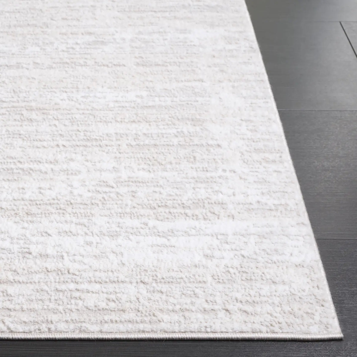 Safavieh Carter 4'-0" x 6'-0" Rug in Ivory / Taupe