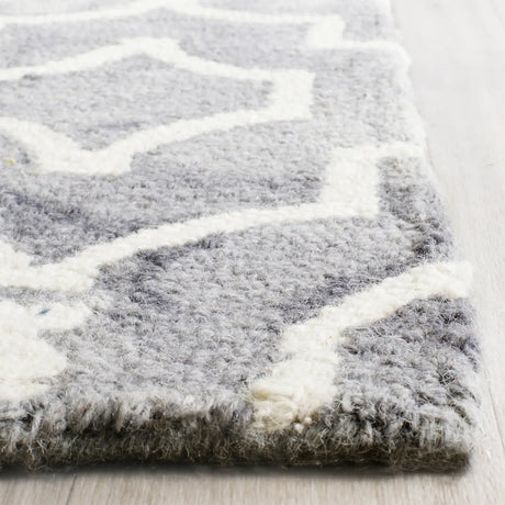 Safavieh Dip Dye 2'-3" x 8'-0" Rug in Grey / Ivory