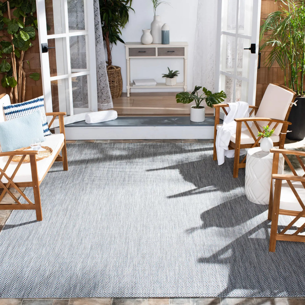 Safavieh Courtyard 10'-0" x 14'-0" Rug in Grey / Navy