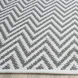 Safavieh Montauk 5'-0" x 7'-0" Rug in Grey / Ivory