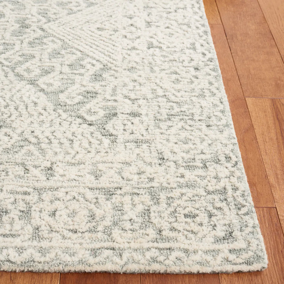 Safavieh Textural 4'-0" x 6'-0" Rug in Sage / Ivory