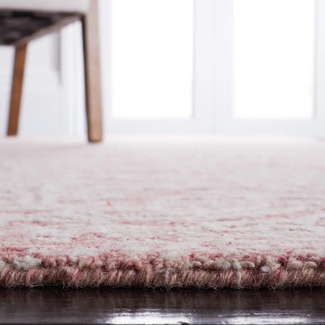 Safavieh Metro 4'-0" x 6'-0" Rug in Pink / Ivory