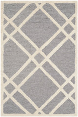 Safavieh Cambridge 2'-0" x 3'-0" Rug in Silver / Ivory