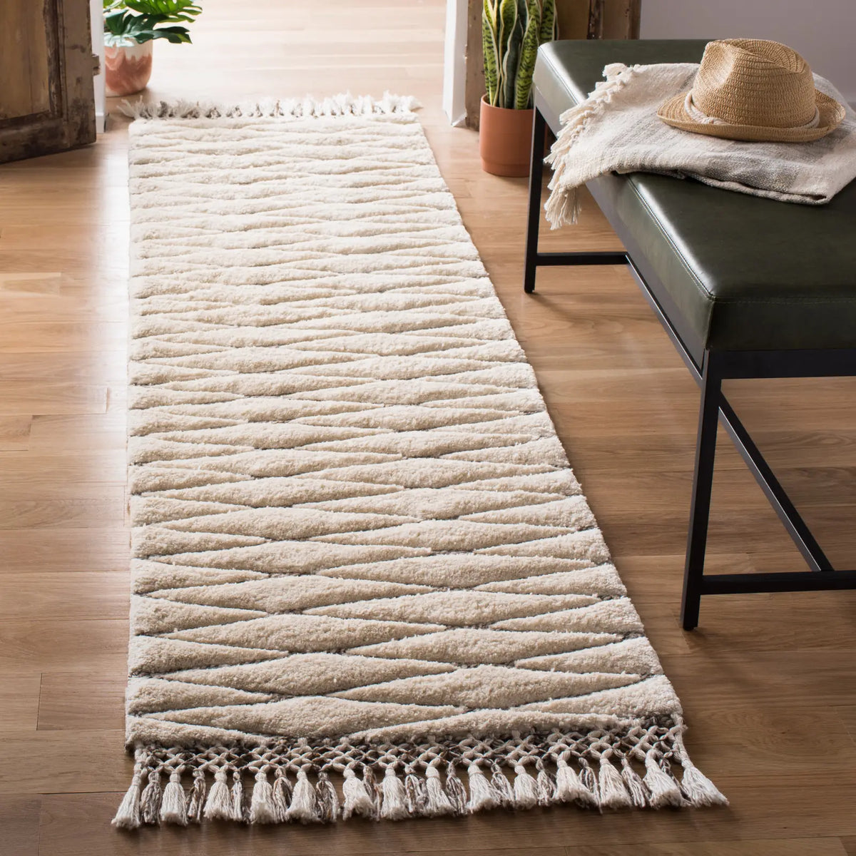 Safavieh Casablanca 2'-3" x 8'-0" Rug in Ivory / Brown