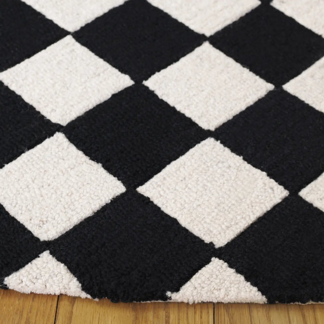 Safavieh Ebony 6'-0" x 6'-0" Rug in Black / Ivory