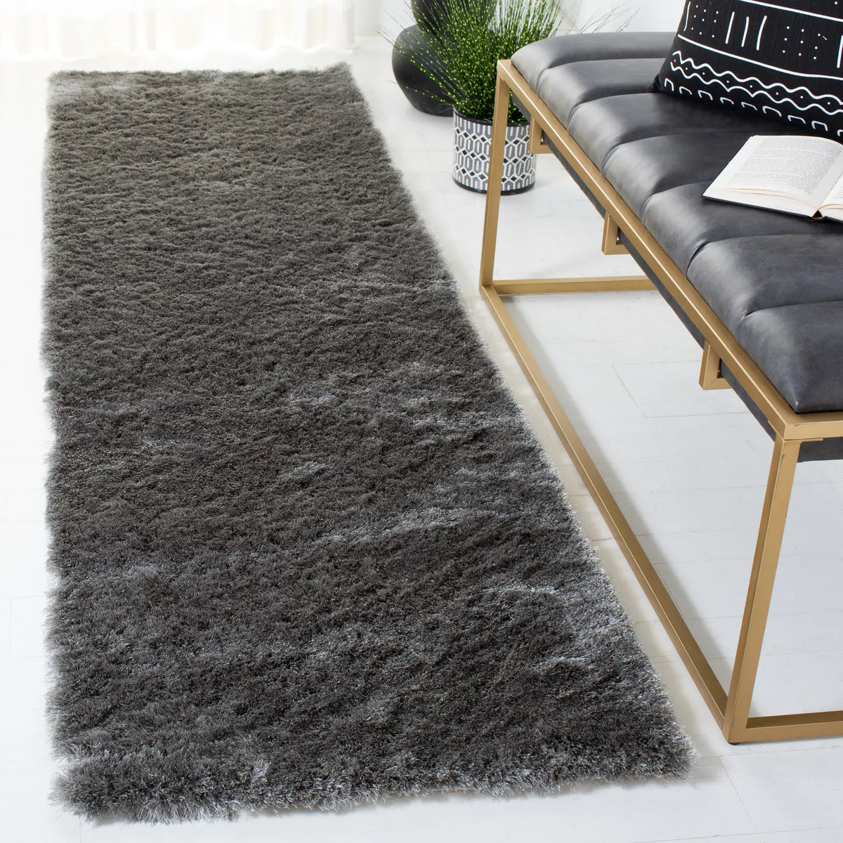 Safavieh Shag 2'-3" x 8'-0" Rug in Grey