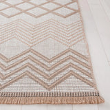 Safavieh Aspect 4'-0" x 6'-0" Rug in Ivory / Natural