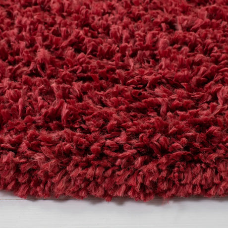 Safavieh August Shag 6'-7" x 6'-7" Rug in Red