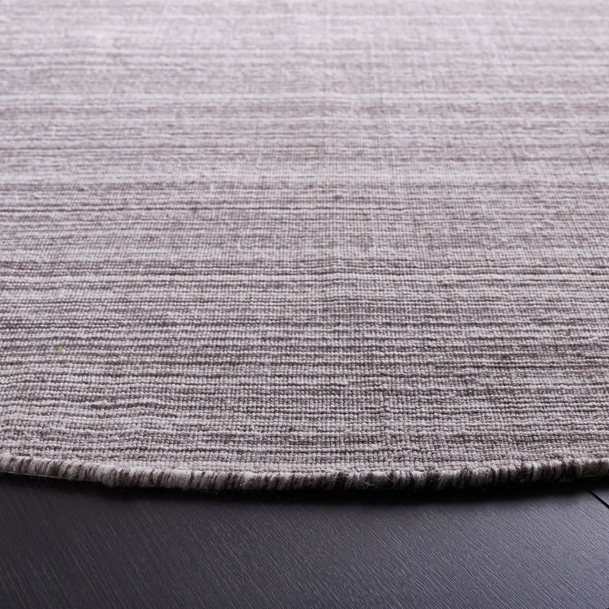Safavieh Kilim 6'-0" x 6'-0" Rug in Beige / Ivory