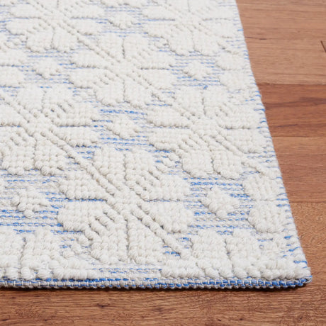 Safavieh Vermont 4'-0" x 6'-0" Rug in Ivory / Blue