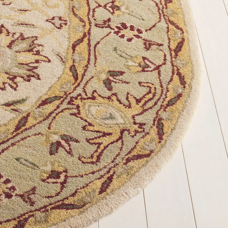 Safavieh Antiquity 4'-6" x 6'-6" Rug in Ivory