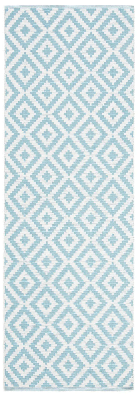 Safavieh Montauk 2'-3" x 7'-0" Rug in Light Blue / Ivory