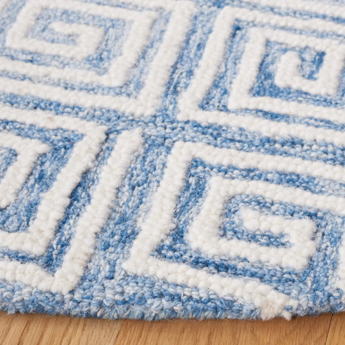 Safavieh Metro 6'-0" x 6'-0" Rug in Light Blue / Ivory