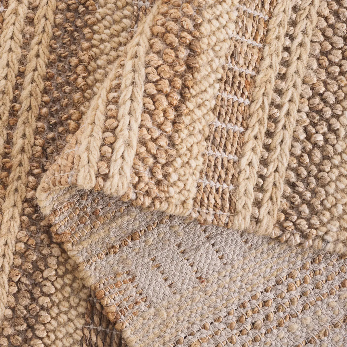 Safavieh Natura 4'-0" x 6'-0" Rug in Natural / Beige