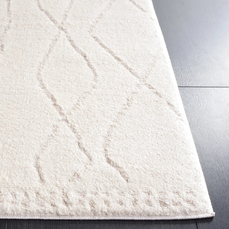 Safavieh Melody 4'-0" x 6'-0" Rug in Ivory / Beige