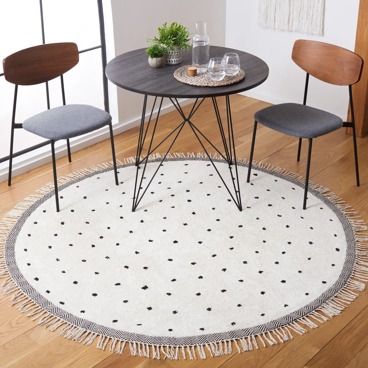 Safavieh Easy Care 6'-0" x 6'-0" Rug in Ivory / Black