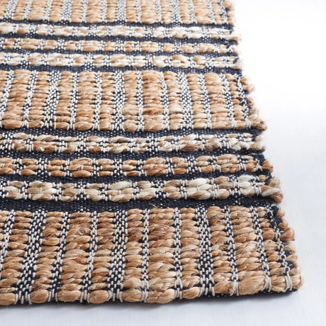 Safavieh Natural Fiber 4'-0" x 6'-0" Rug in Navy / Natural
