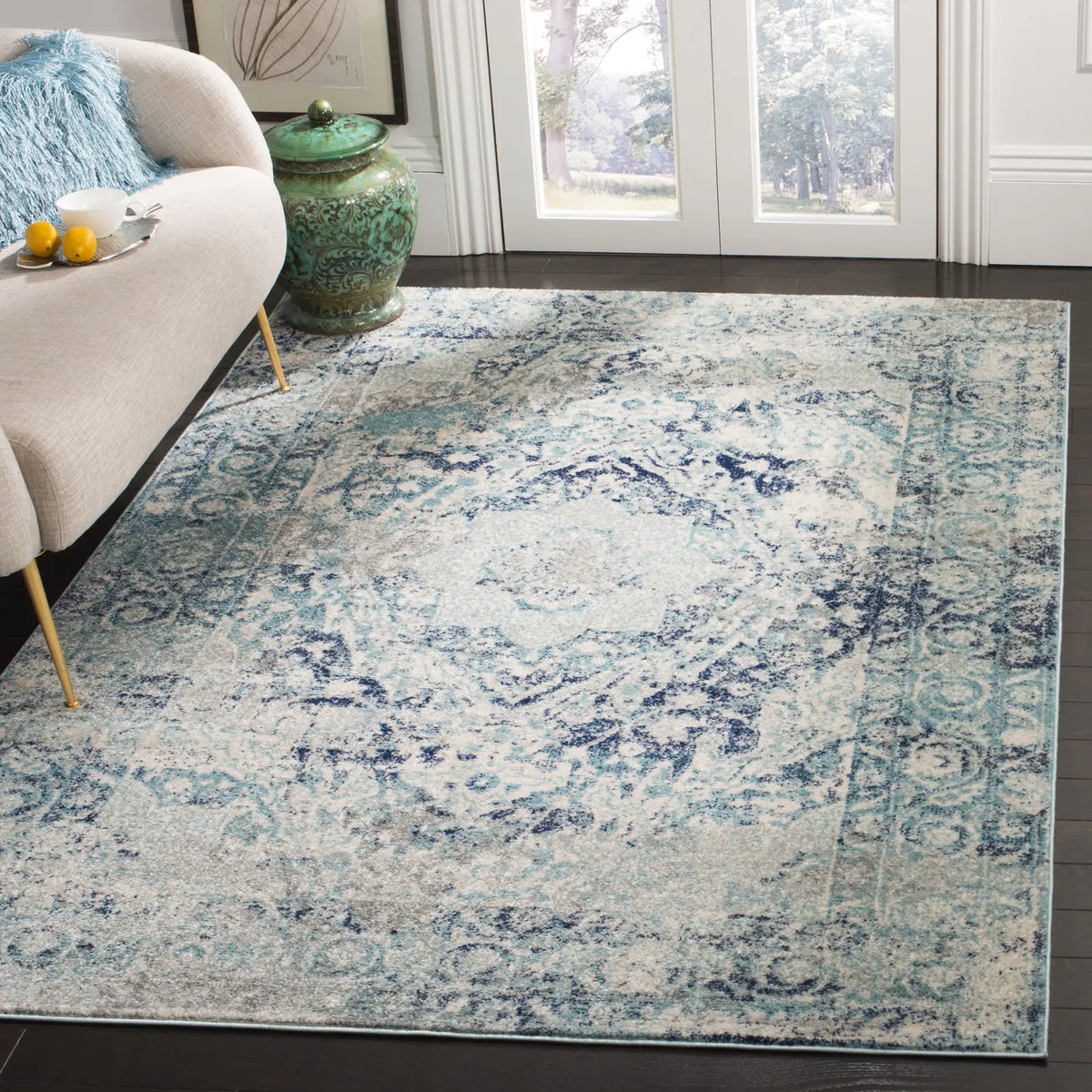 Safavieh Madison 4'-0" x 6'-0" Rug in Ivory / Blue