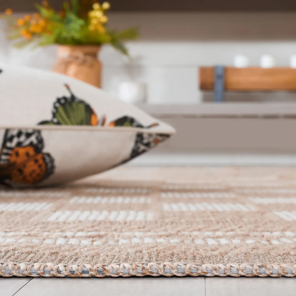Safavieh Aspect 4'-0" x 6'-0" Rug in Natural / Ivory