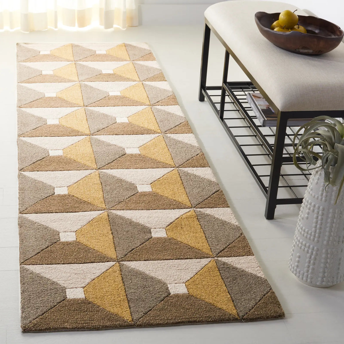 Safavieh Genre 2'-3" x 8'-0" Rug in Grey / Gold