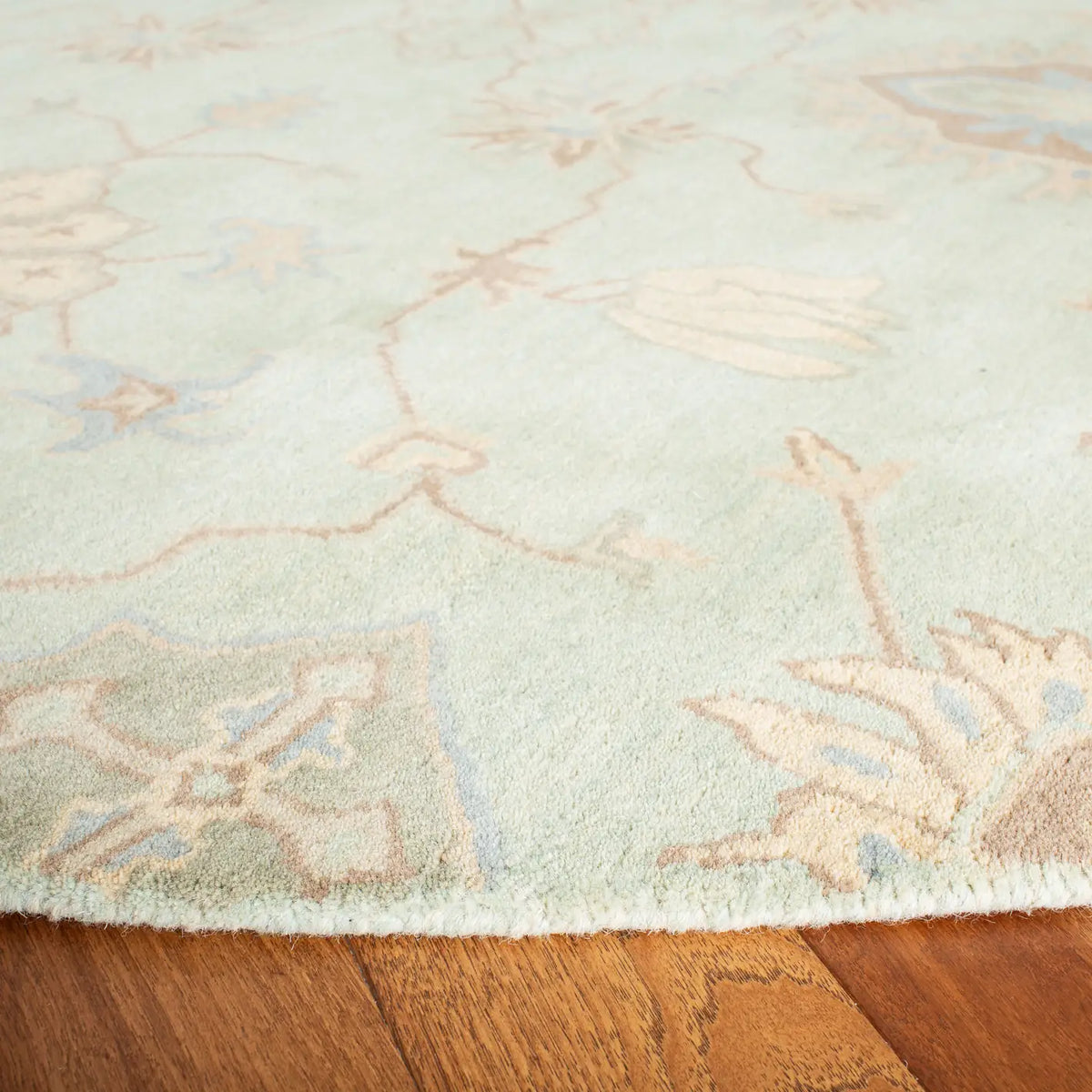 Safavieh Wyndham 7'-0" x 7'-0" Rug in Light Green