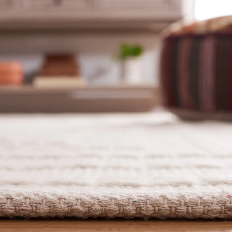 Safavieh Natura 4'-0" x 6'-0" Rug in Ivory / Beige