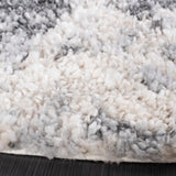 Safavieh Berber Shag 6'-7" x 6'-7" Rug in Ivory / Grey