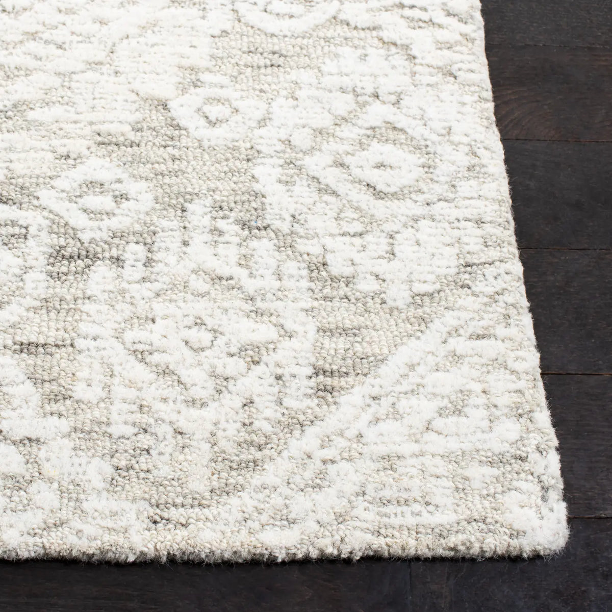 Safavieh Metro 4'-0" x 6'-0" Rug in Light Brown / Ivory